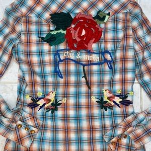 Vigoss chick & moda snap embroidered shirt M